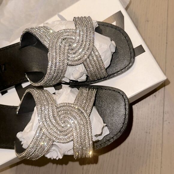 Schutz Alivia Embellished Twist Flat Sandals Used Once - Picture 11 of 12